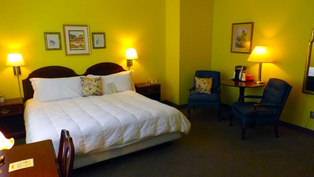 Higher Ground Hotel Independence Luaran gambar