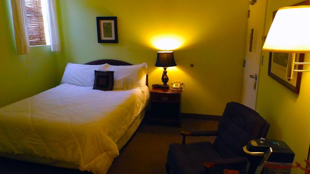 Higher Ground Hotel Independence Luaran gambar