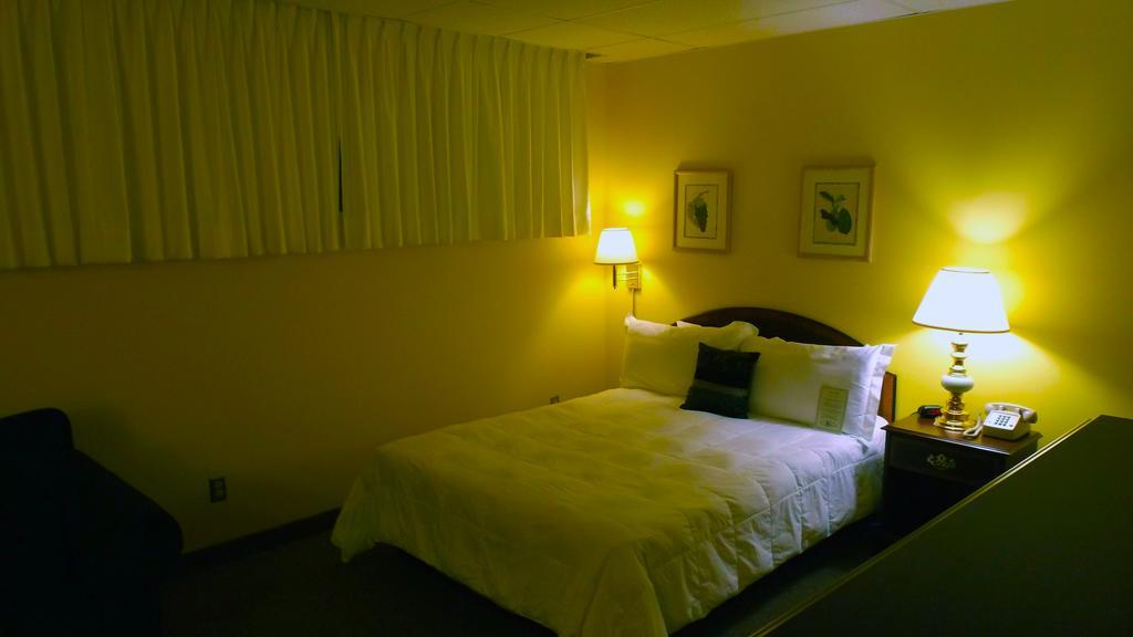 Higher Ground Hotel Independence Luaran gambar