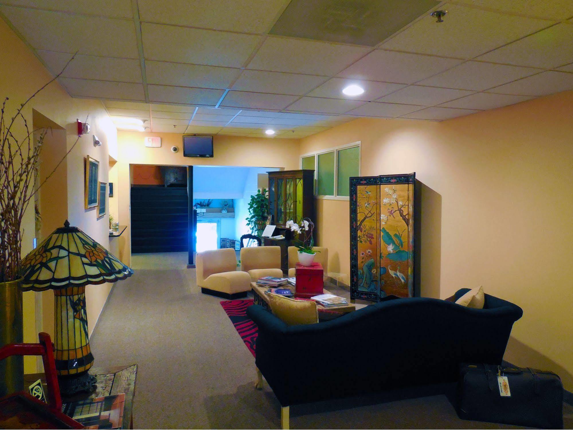 Higher Ground Hotel Independence Luaran gambar