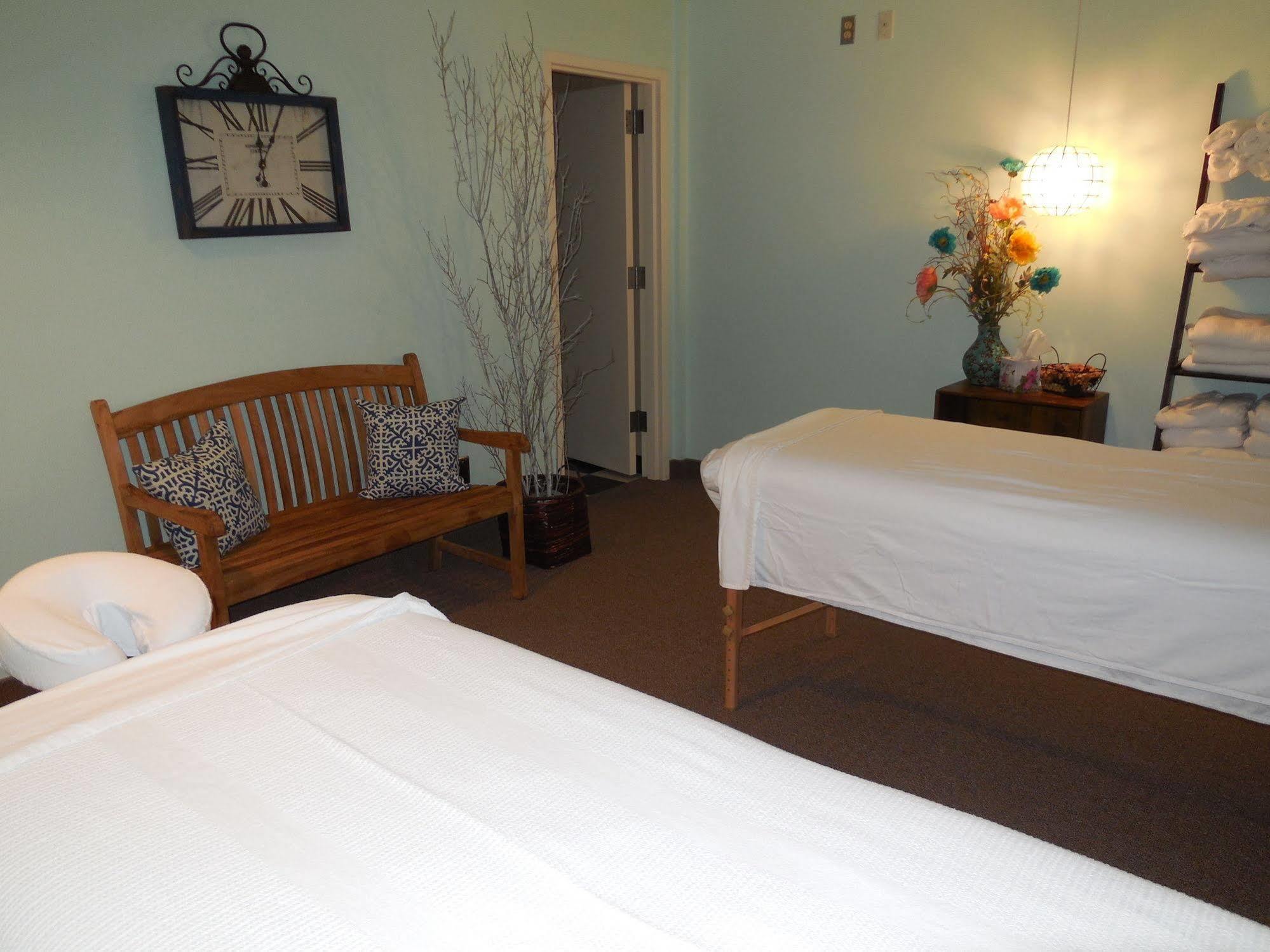 Higher Ground Hotel Independence Luaran gambar