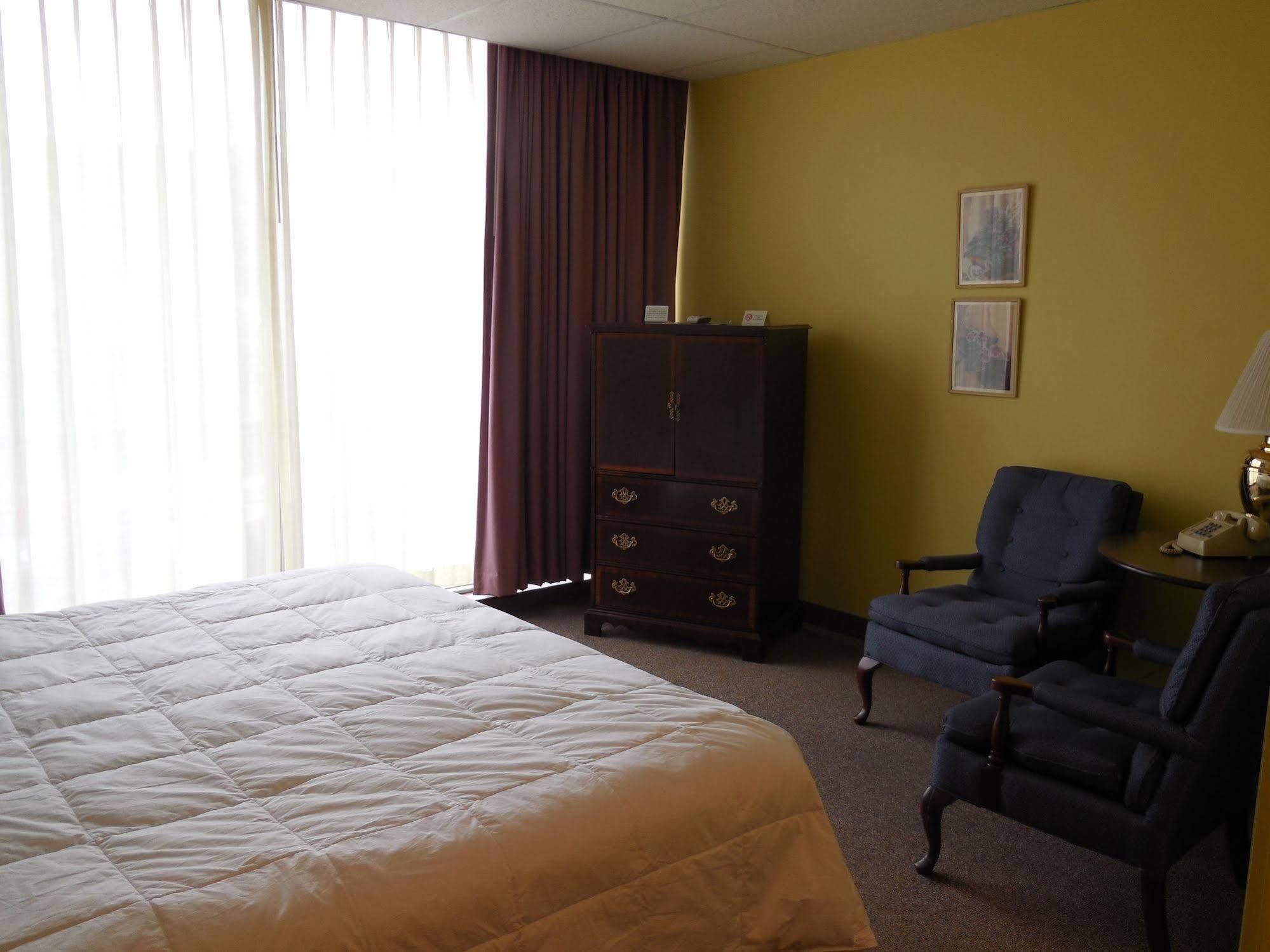 Higher Ground Hotel Independence Luaran gambar